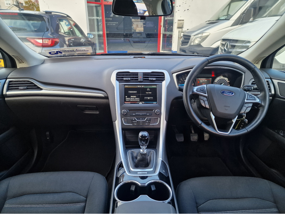 2016 Ford Mondeo - image 27