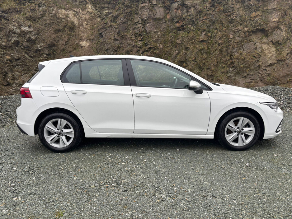 2023 Volkswagen Golf 1.0 eTSI 110HP Life DSG MHEV €25,950