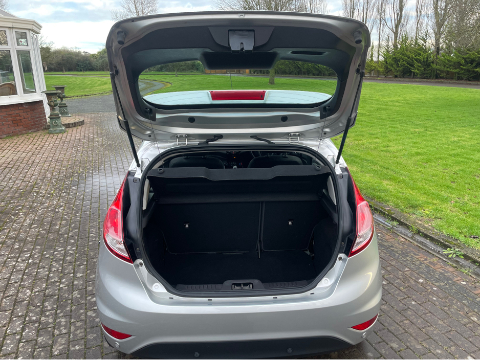 2013 Ford Fiesta 1.25 ZETEC 82PS 5DR ARGENTO €5,950