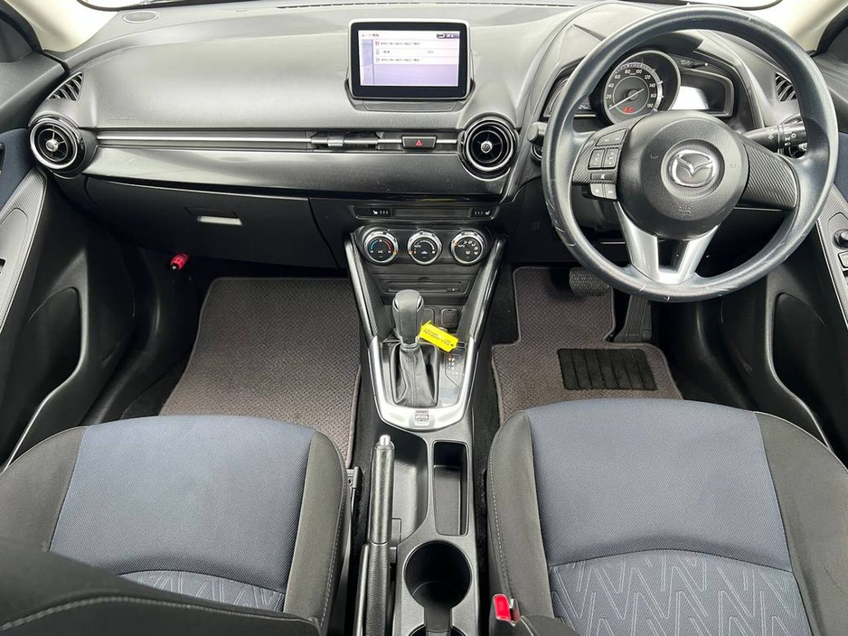 2016 Mazda Demio - image 10