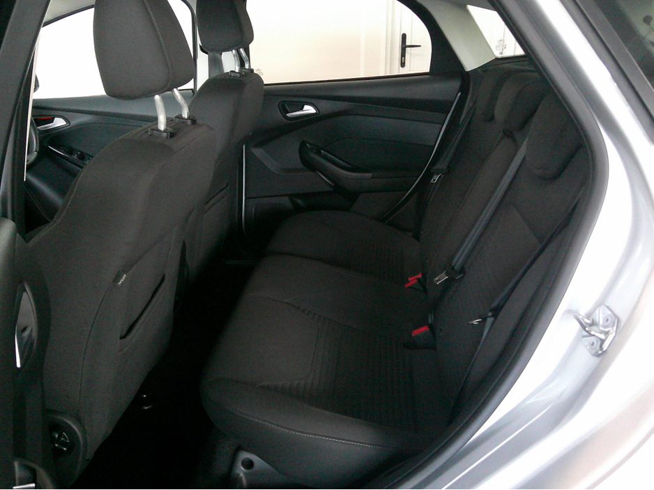 2017 Ford Focus - image 13