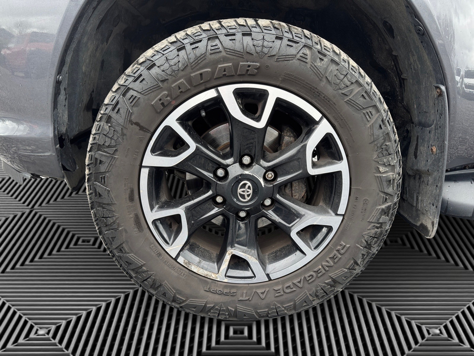 2018 Toyota Hilux - image 10