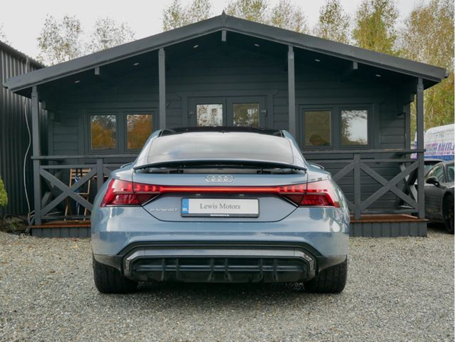 2024 Audi e-tron GT quattro - image 5