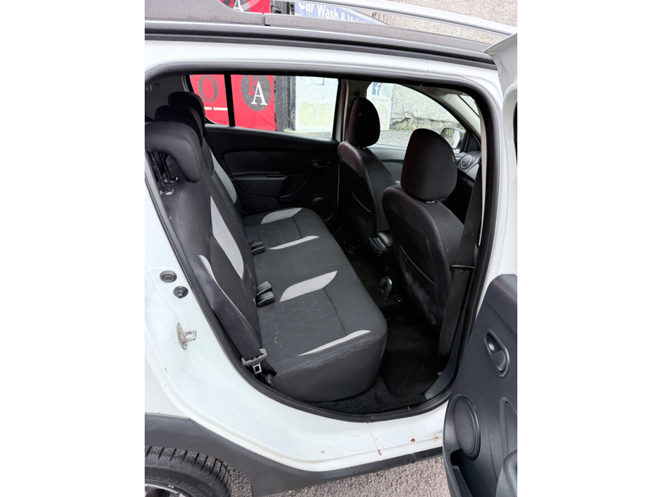 2015 Dacia Sandero Stepway - image 16