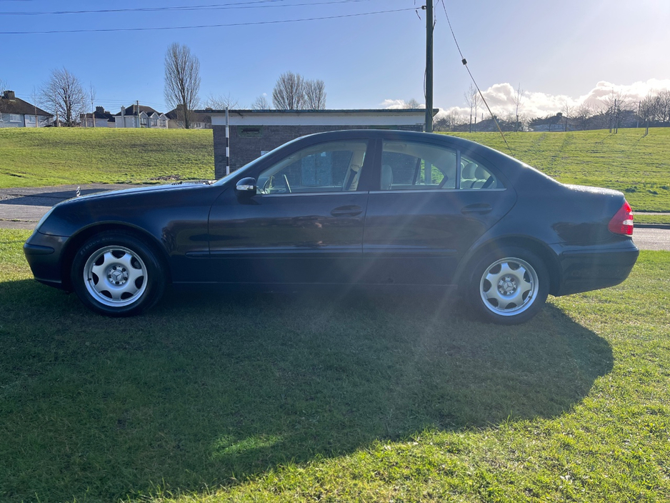 2005 Mercedes-Benz E Class - image 7