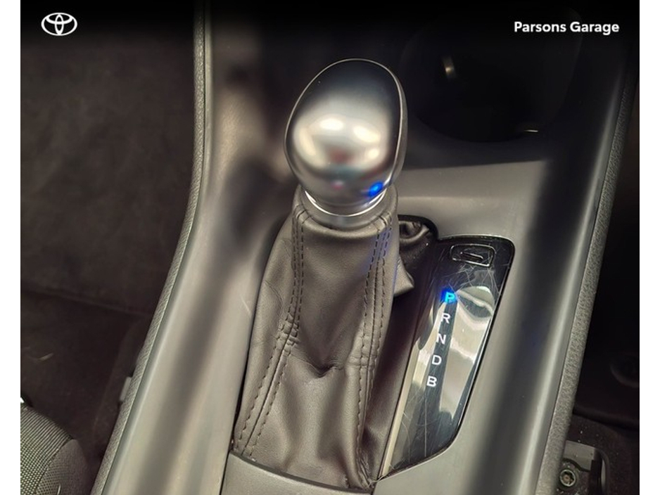 2023 Toyota C-HR HYBRID LUNA 4DR AUTO €27,995