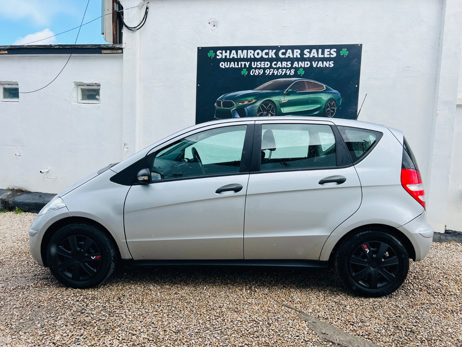 2010 Mercedes-Benz A Class - image 2