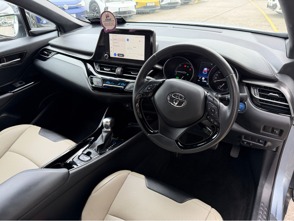 2023 Toyota C-HR - image 14