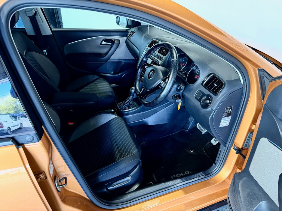 2017 Volkswagen Polo - image 8