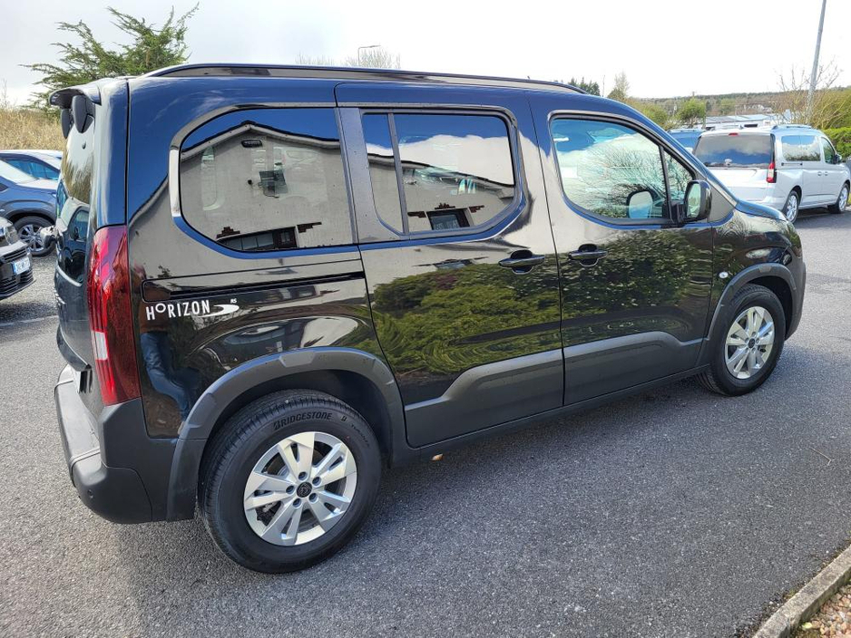 2026 Peugeot Rifter - image 7