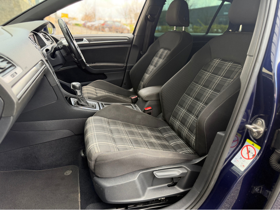 2017 Volkswagen Golf - image 22