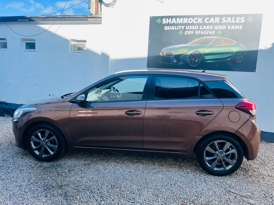 2016 Hyundai i20 - image 2