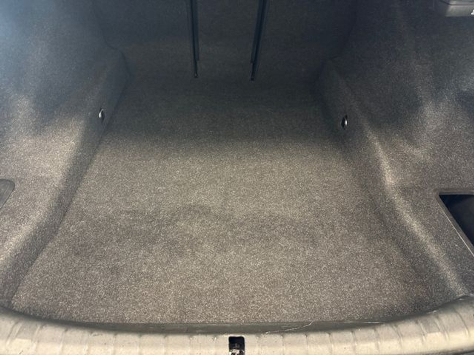 2020 BMW 5 Series - image 19