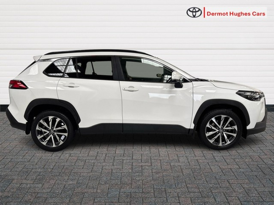 2023 Toyota Corolla Cross - image 3