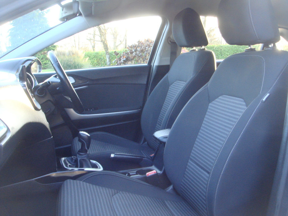 2022 Kia Ceed - image 6