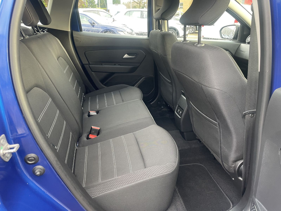 2022 Dacia Duster - image 13