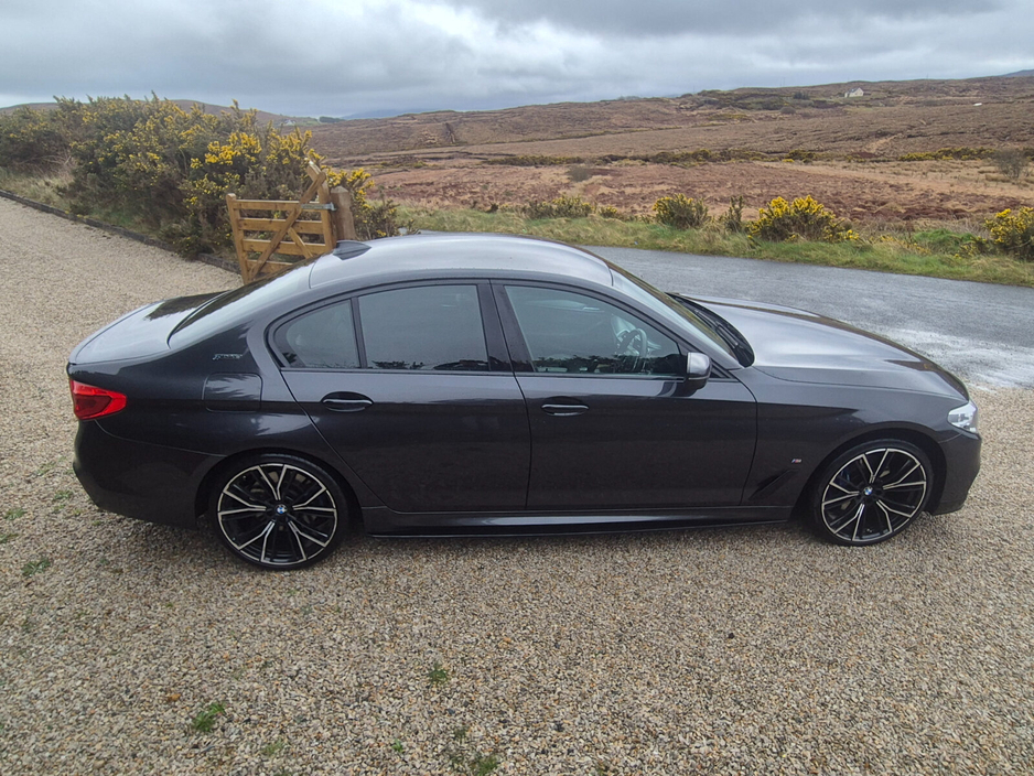 2018 BMW 5 Series - image 5