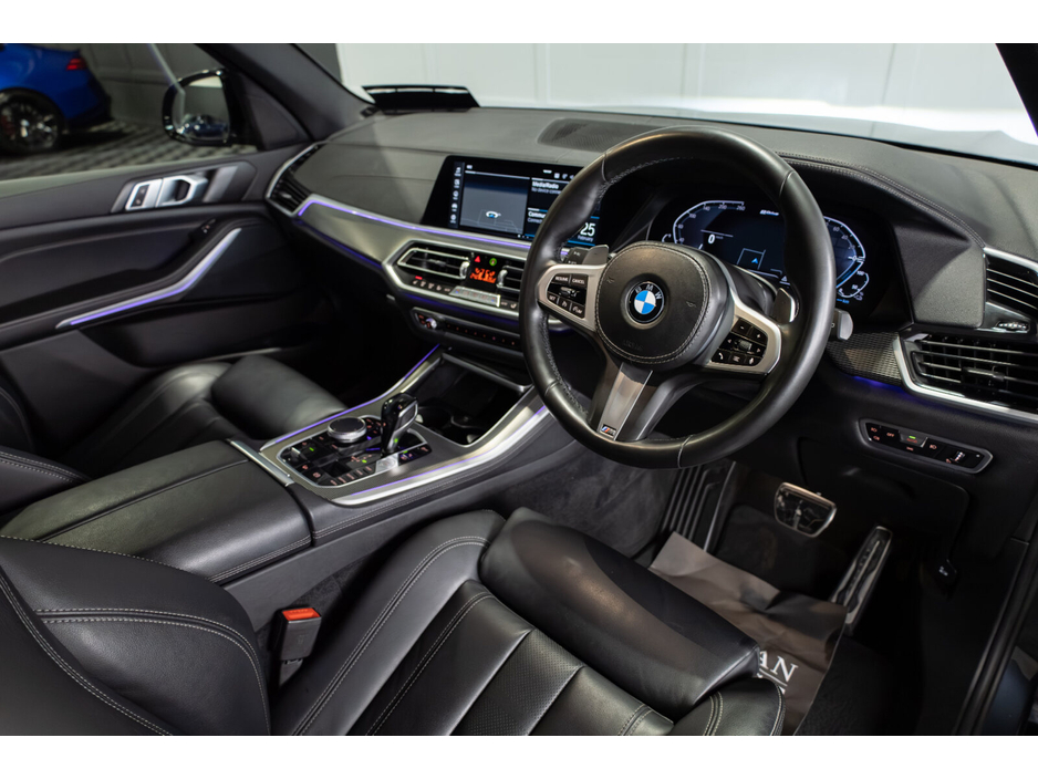 2021 BMW X5 - image 8