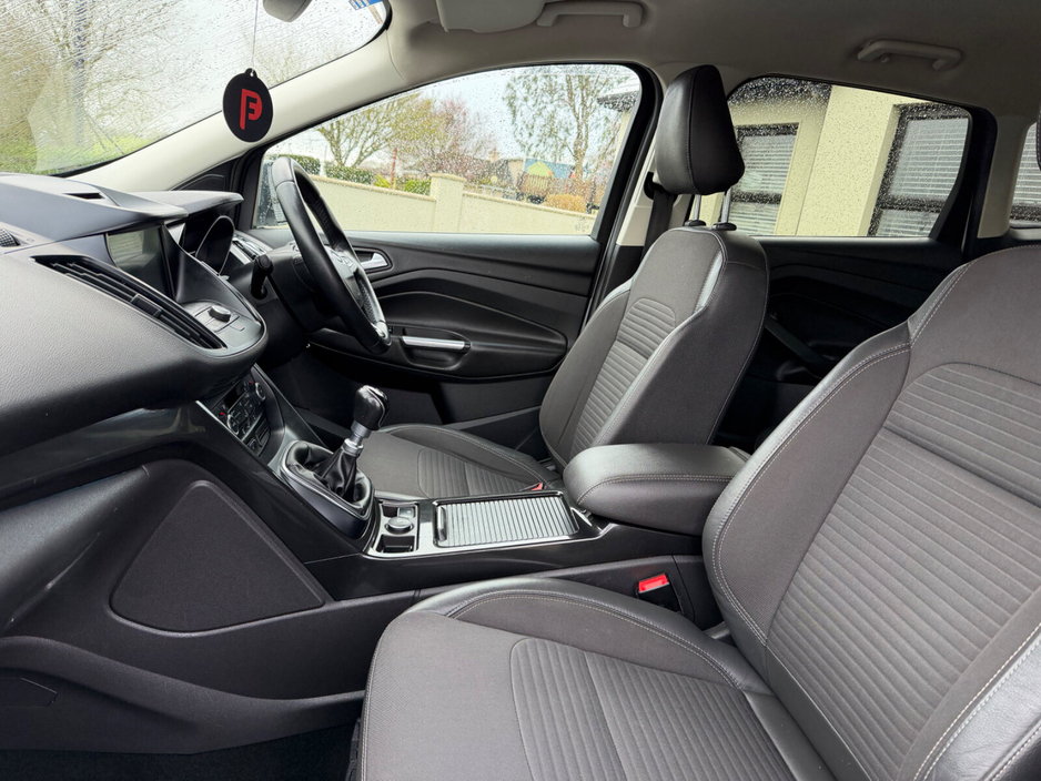 2018 Ford Kuga - image 17