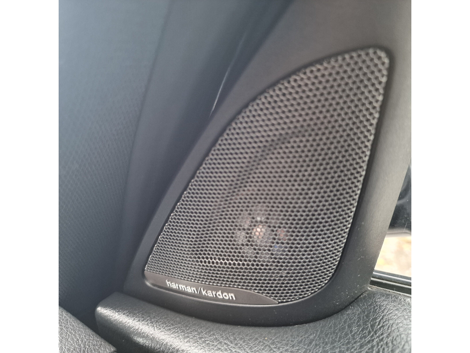 2017 BMW 1 Series - image 8