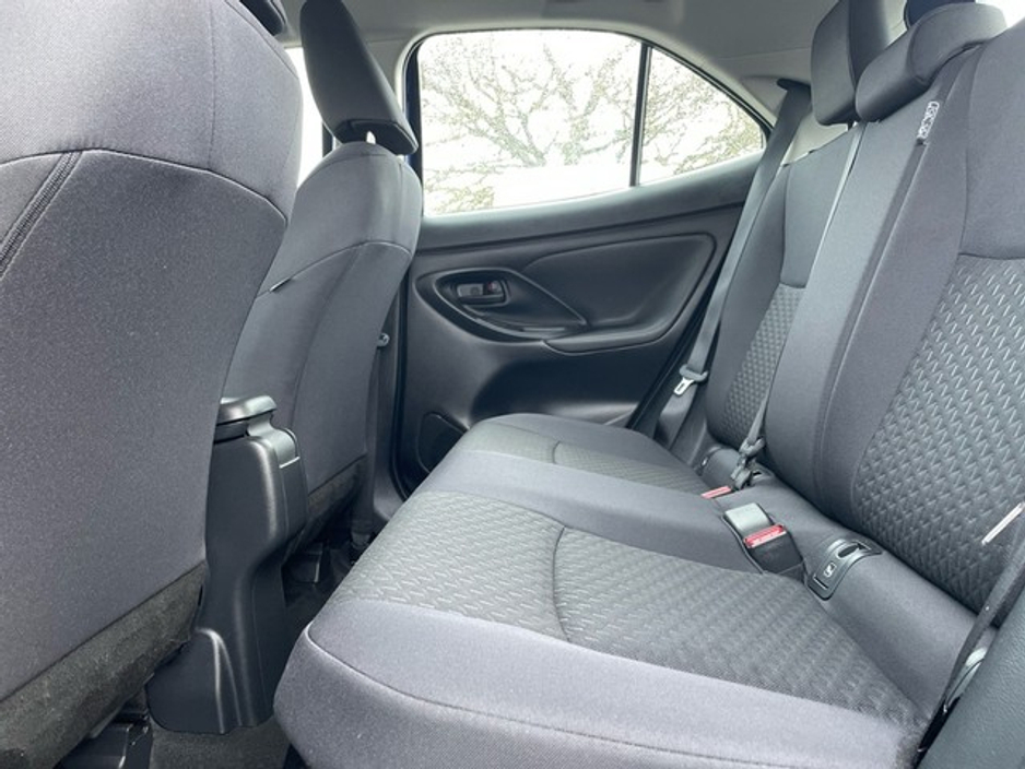 2025 Toyota Yaris Cross - image 7