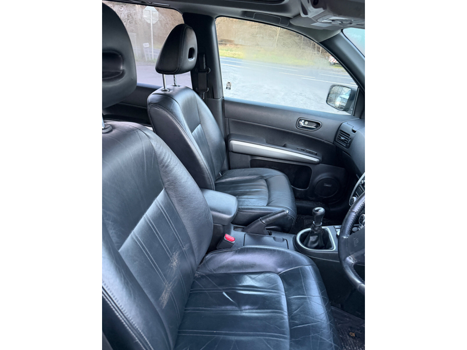 2011 Nissan X-Trail - image 9