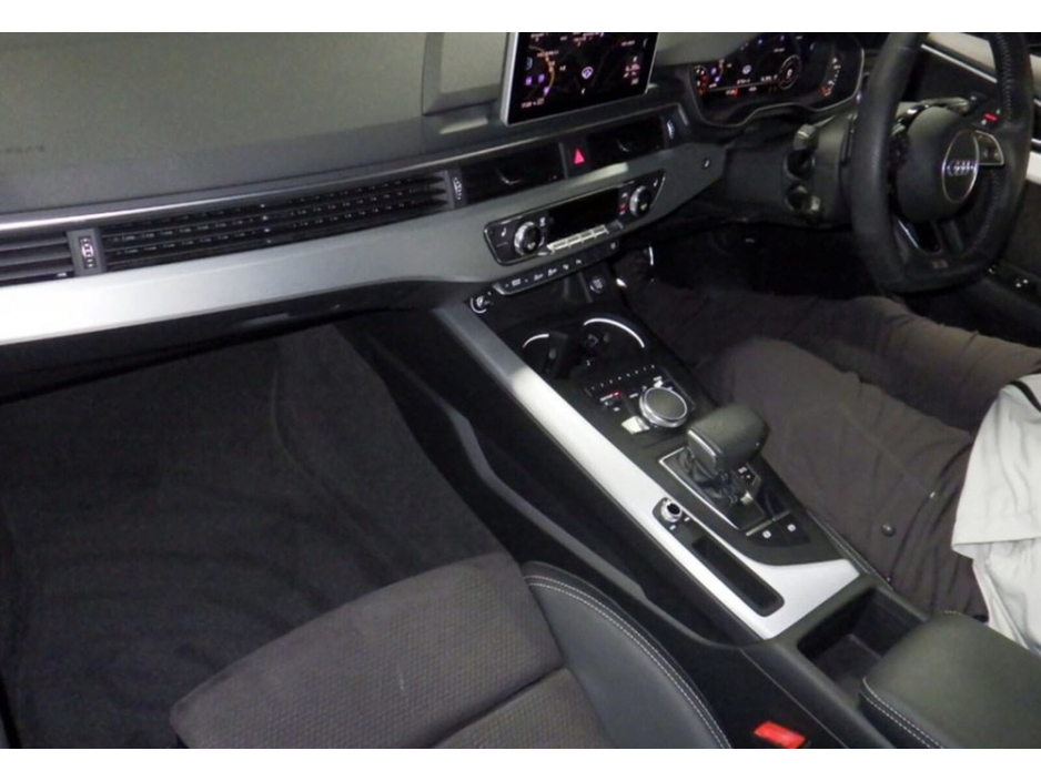 2019 Audi A4 - image 7