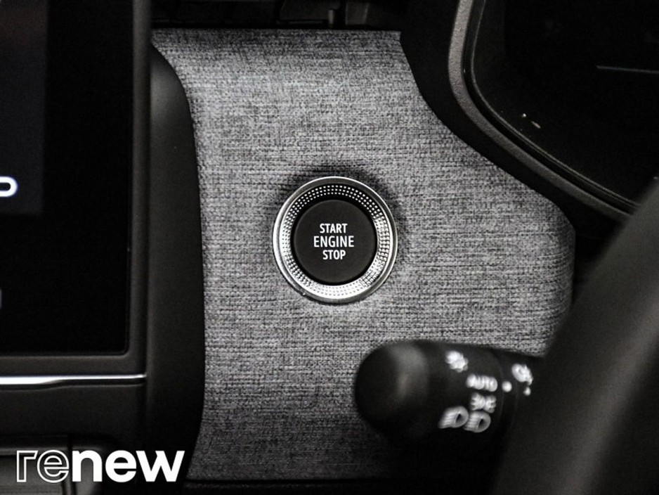 2025 Renault Clio - image 21