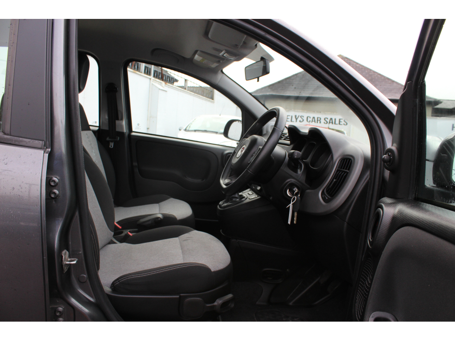 2017 Fiat Panda - image 6