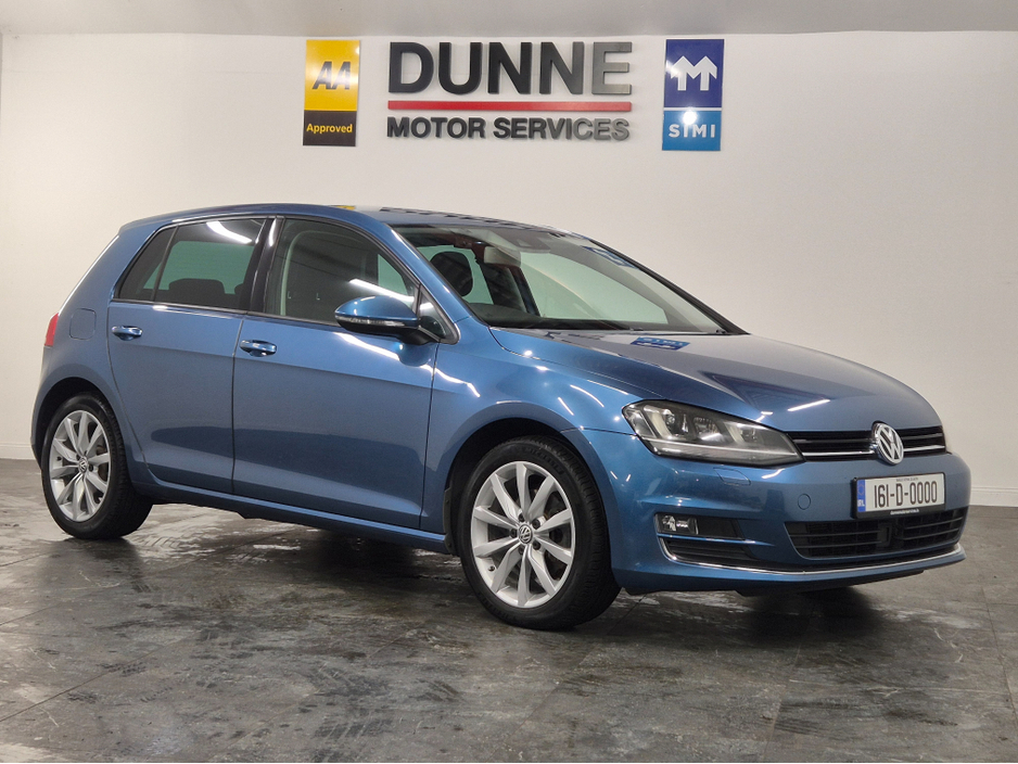 2016 Volkswagen Golf **HIGHLINE**ONLY 64000KMS**ALCANTARA SEATS*17" ALLOYS**BLIS**FOCAL INSIDE SPEAKERS*LANE ASSIST*KEYLESS ENTRY AND START**ADAPTIVE CRUISE CONTROL**DUAL ZONE CLIMATE**REVERSE CAMERA**BLUETOOTH STREAM €15,949