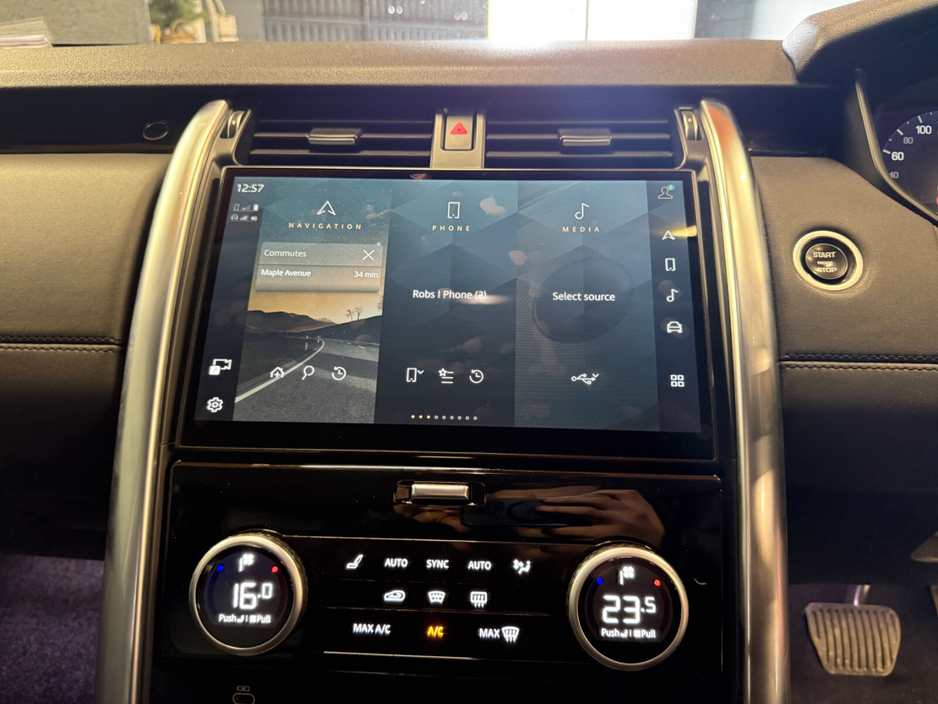 2021 Land Rover Discovery - image 10