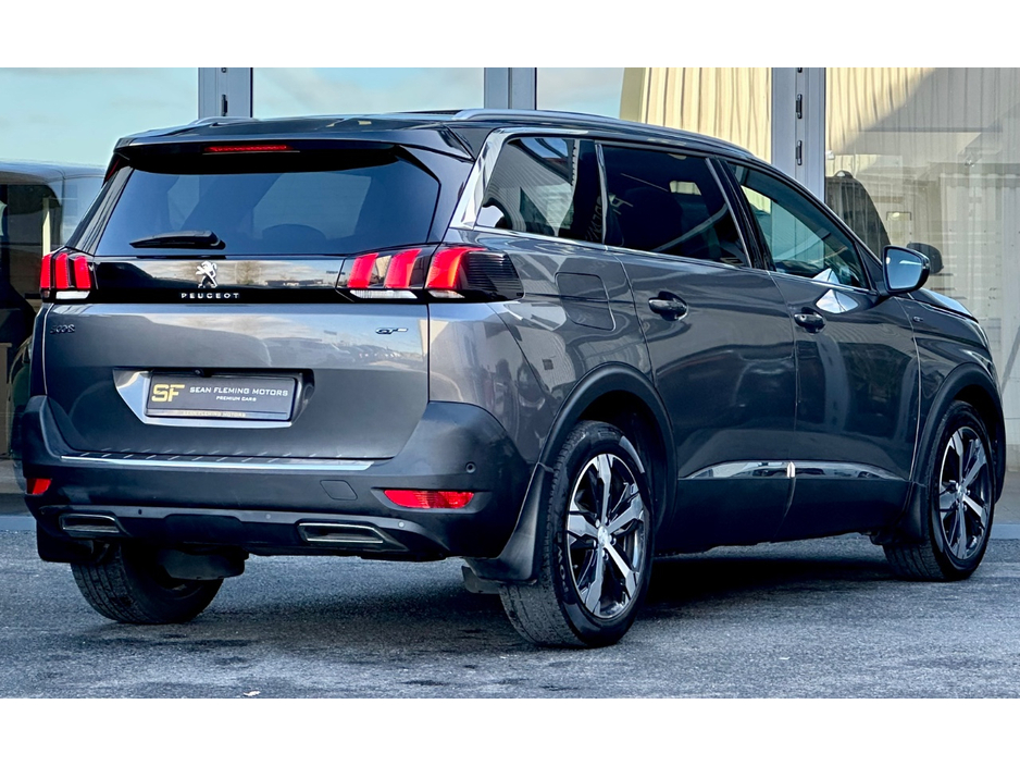 2019 Peugeot 5008 - image 3