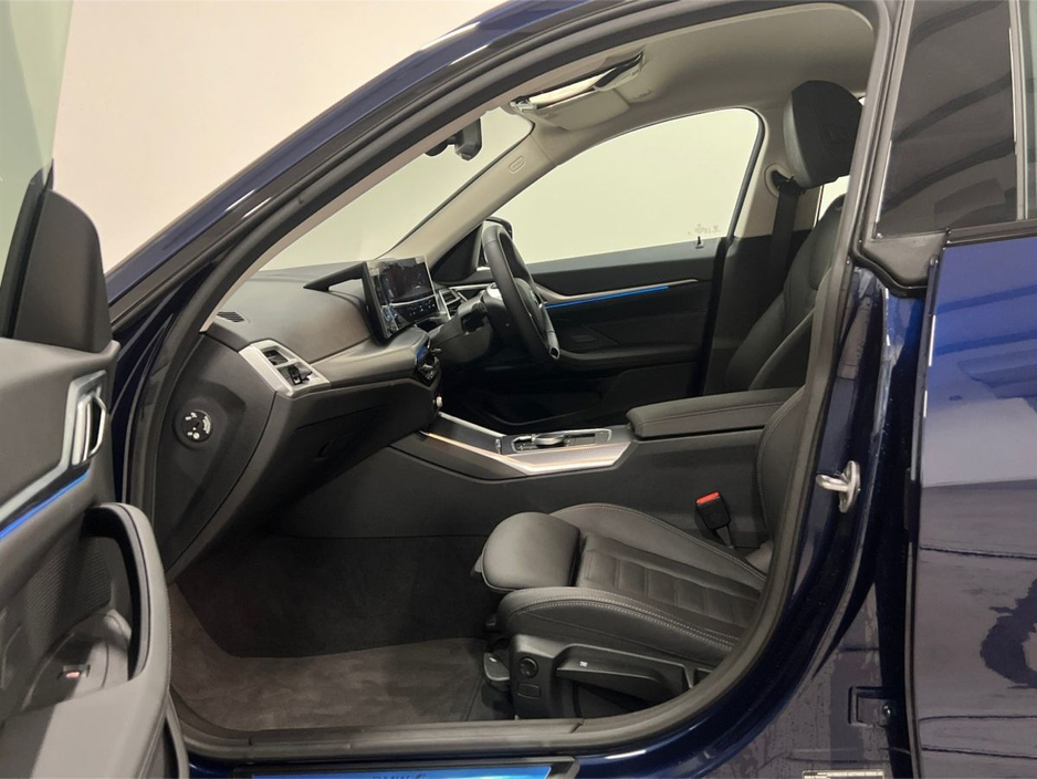 2025 BMW i4 - image 7