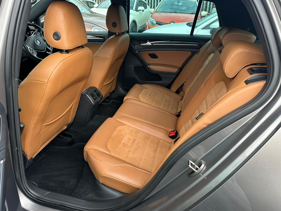 2014 Volkswagen Golf - image 15