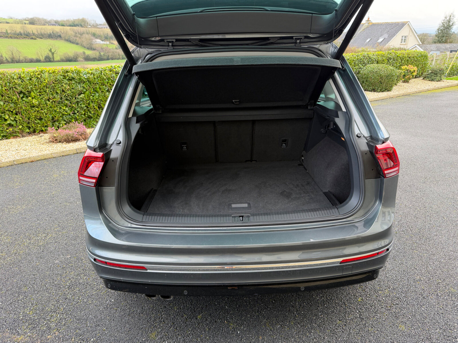 2020 Volkswagen Tiguan - image 20