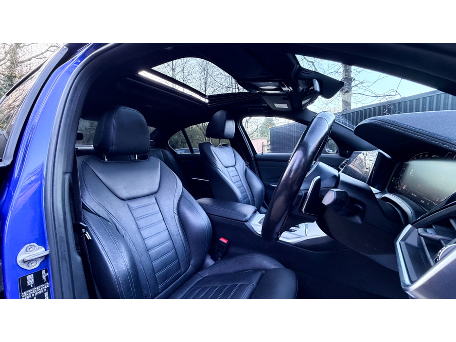 2020 BMW 3 Series - image 10