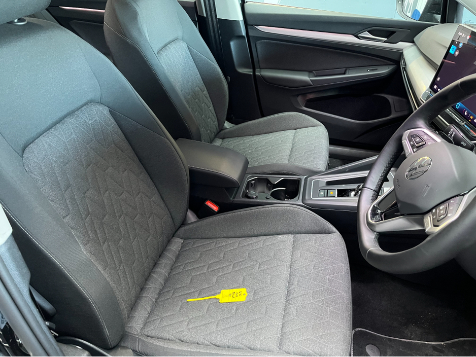 2025 Volkswagen Golf €38950 2025 VOLKSWAGEN GOLF TDI ACTIVE ADVANCE 2.0 AUTOMATIC / CRUISE CONTROL / HEATED SEATS / REVERSE CAMERA €38,950