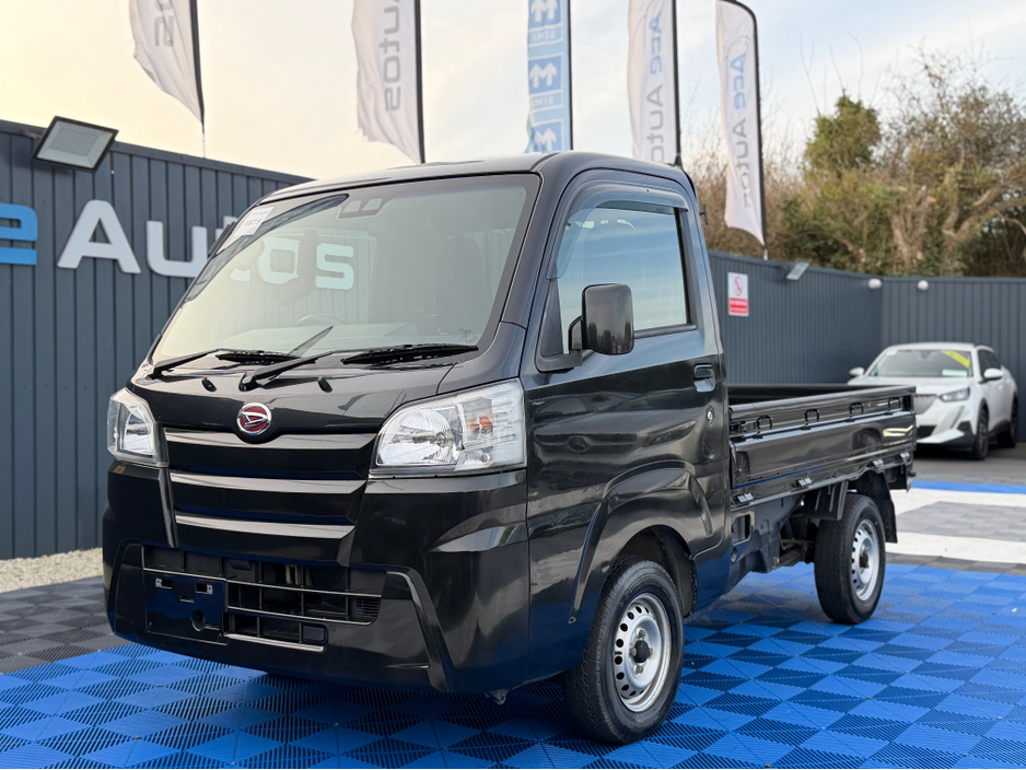 2019 Daihatsu Hijet - image 2