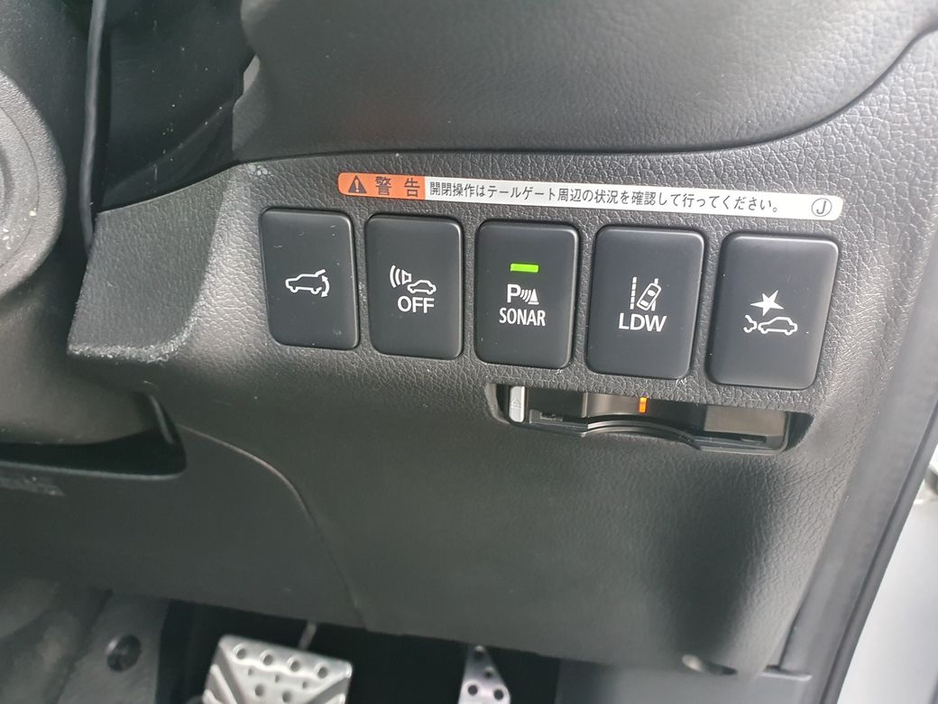 2017 Mitsubishi Outlander - image 13