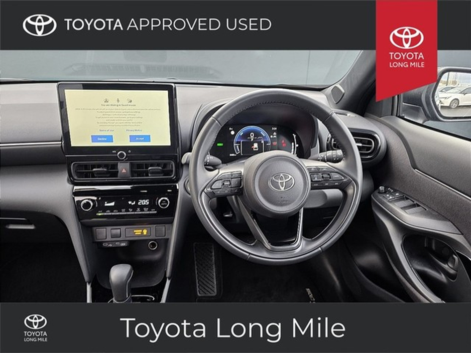 2025 Toyota Yaris Cross 1.5 Hybrid Luna Sport 5Dr €33,449
