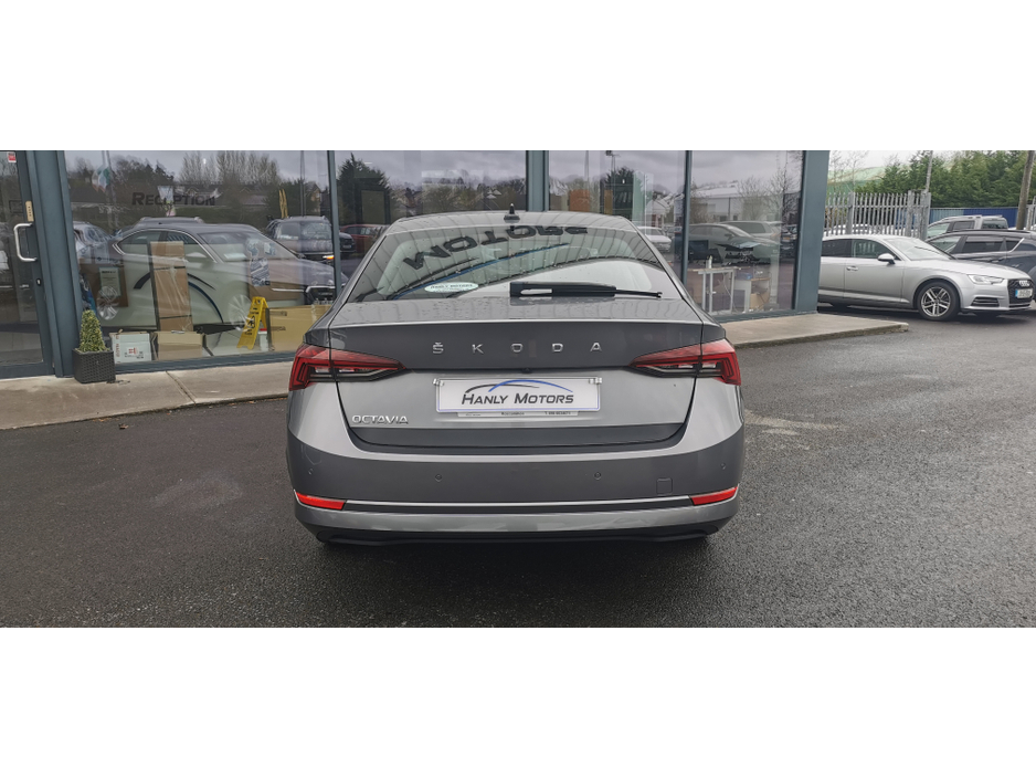 2023 Skoda Octavia - image 11