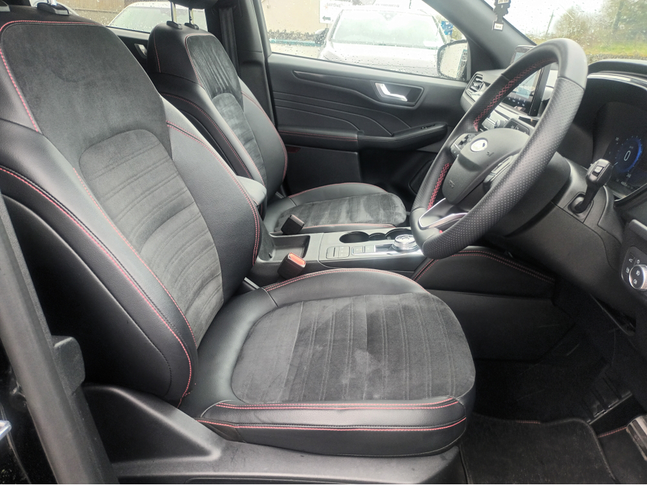 2023 Ford Kuga - image 10