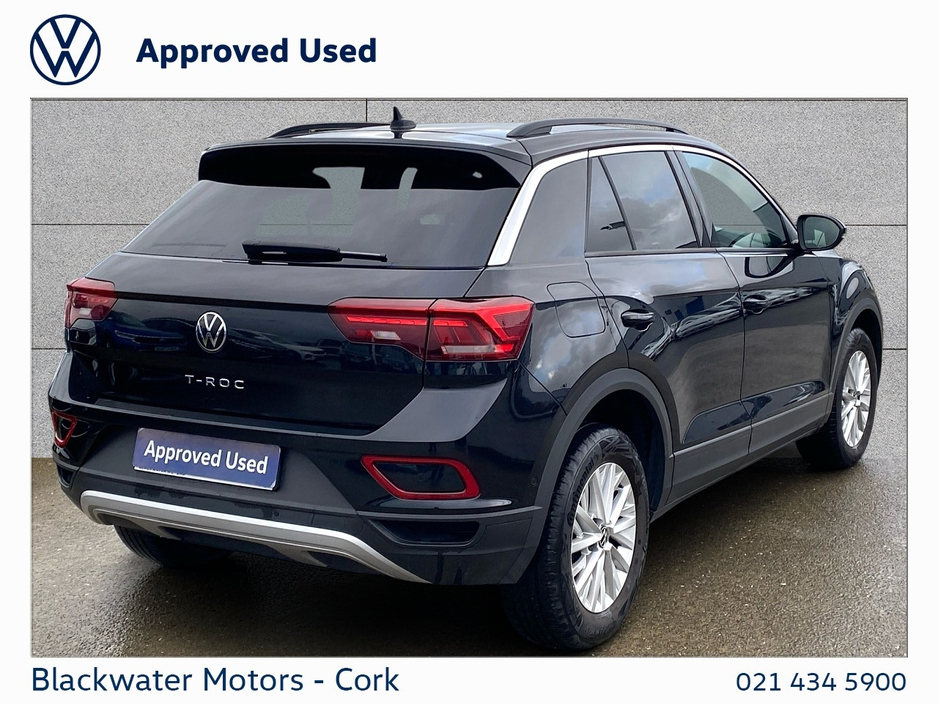 2023 Volkswagen T-Roc - image 14