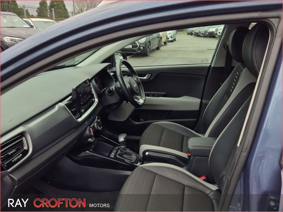 2023 Kia Stonic - image 6