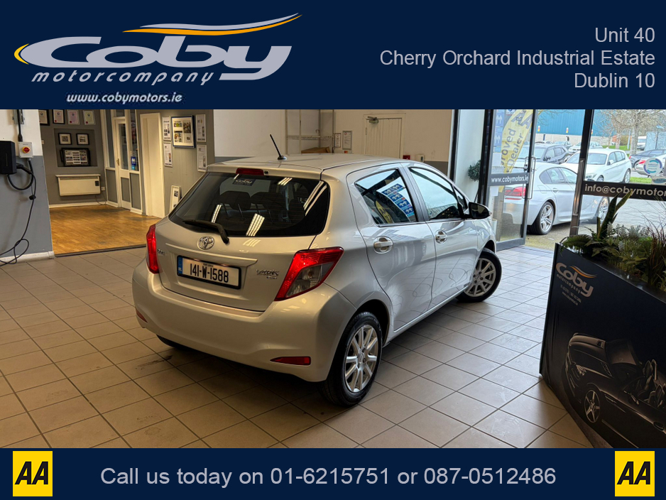 2014 Toyota Yaris - image 7