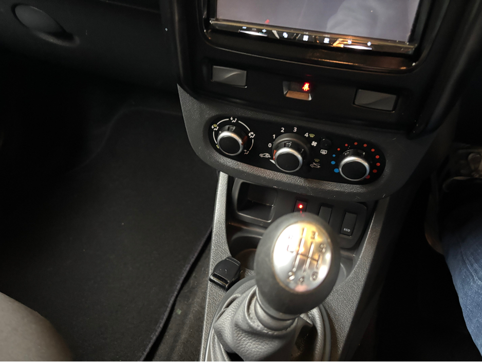 2018 Dacia Duster - image 10