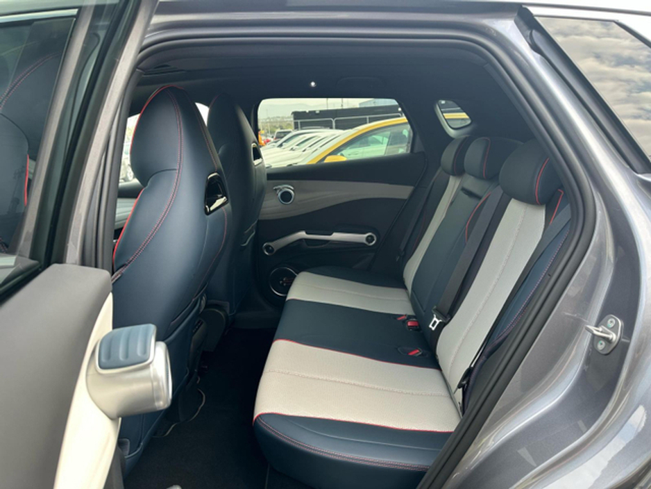 2023 BYD ATTO 3 - image 13