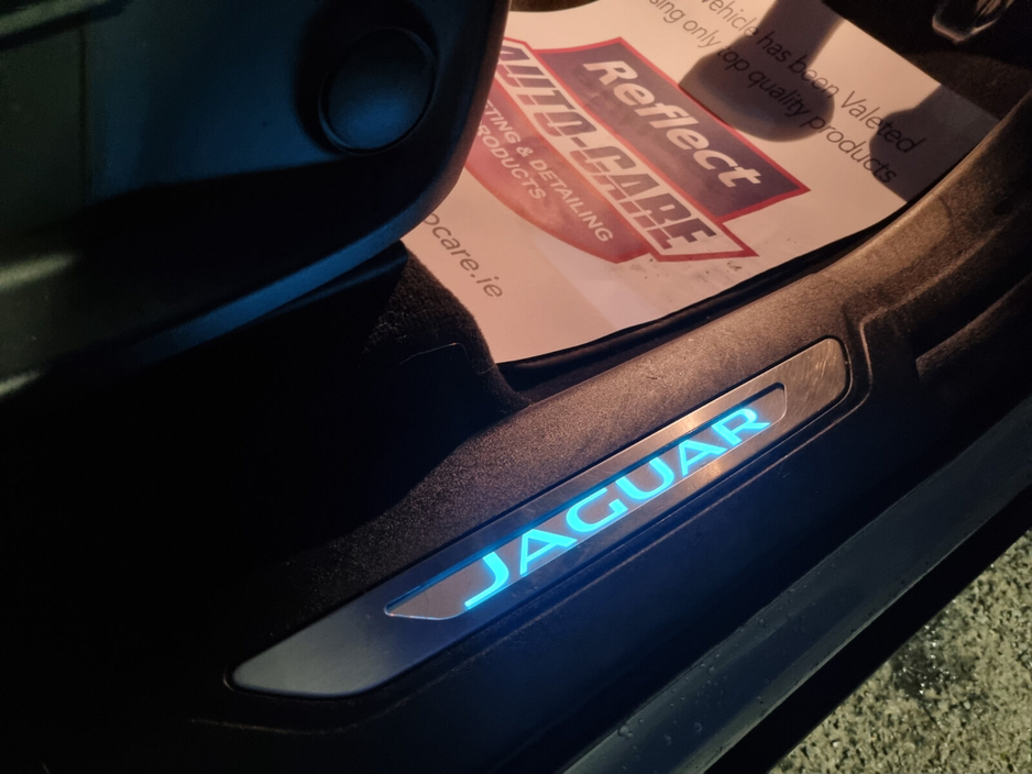 2019 Jaguar F-Pace - image 13