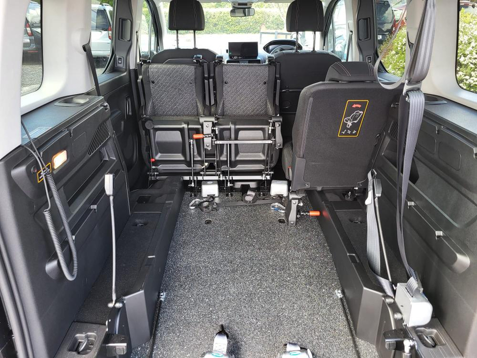 2026 Peugeot Rifter - image 13