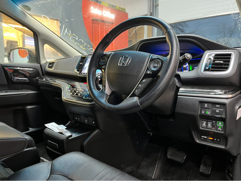 2020 Honda Odyssey €28950 2020 HONDA ODYSSEY ABSOLUTE EX SENSING HYBRID 7 SEATER AUTOMATIC 2.0 AUTOMATIC / CRUISE CONTROL / 360° PARKING CAMERA / AUTOMATIC DOORS / FRONT ELECTRIC SEATS €28,950